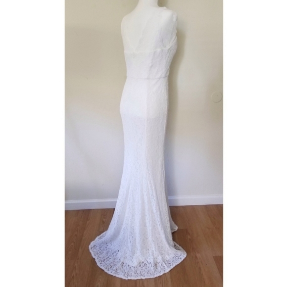 Adrianna Papell Lace V-Neck Wedding Gown Down - Picture 4 of 8